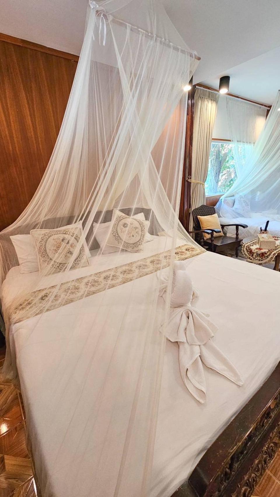 The Antique Riverside Resort Ban Pong  Ngoại thất bức ảnh