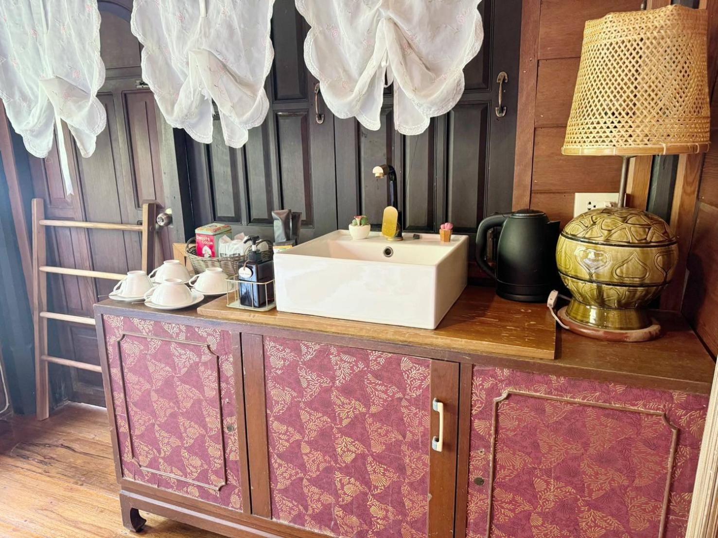 The Antique Riverside Resort Ban Pong  Ngoại thất bức ảnh
