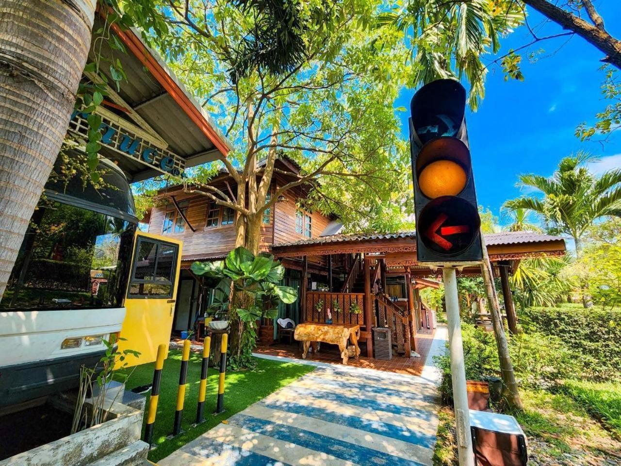 The Antique Riverside Resort Ban Pong  Ngoại thất bức ảnh